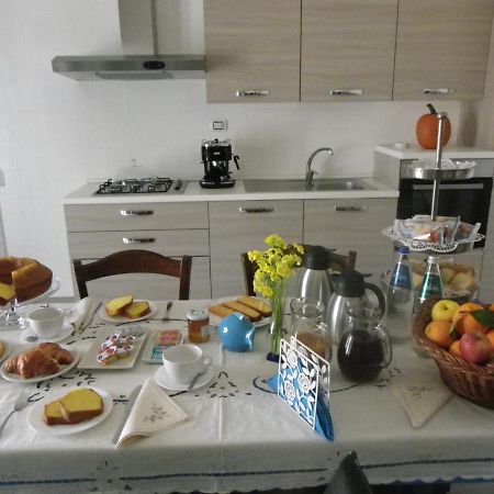 B&B And Home Restaurant La Casa Del Pescatore SantʼAnna Arresi Kültér fotó