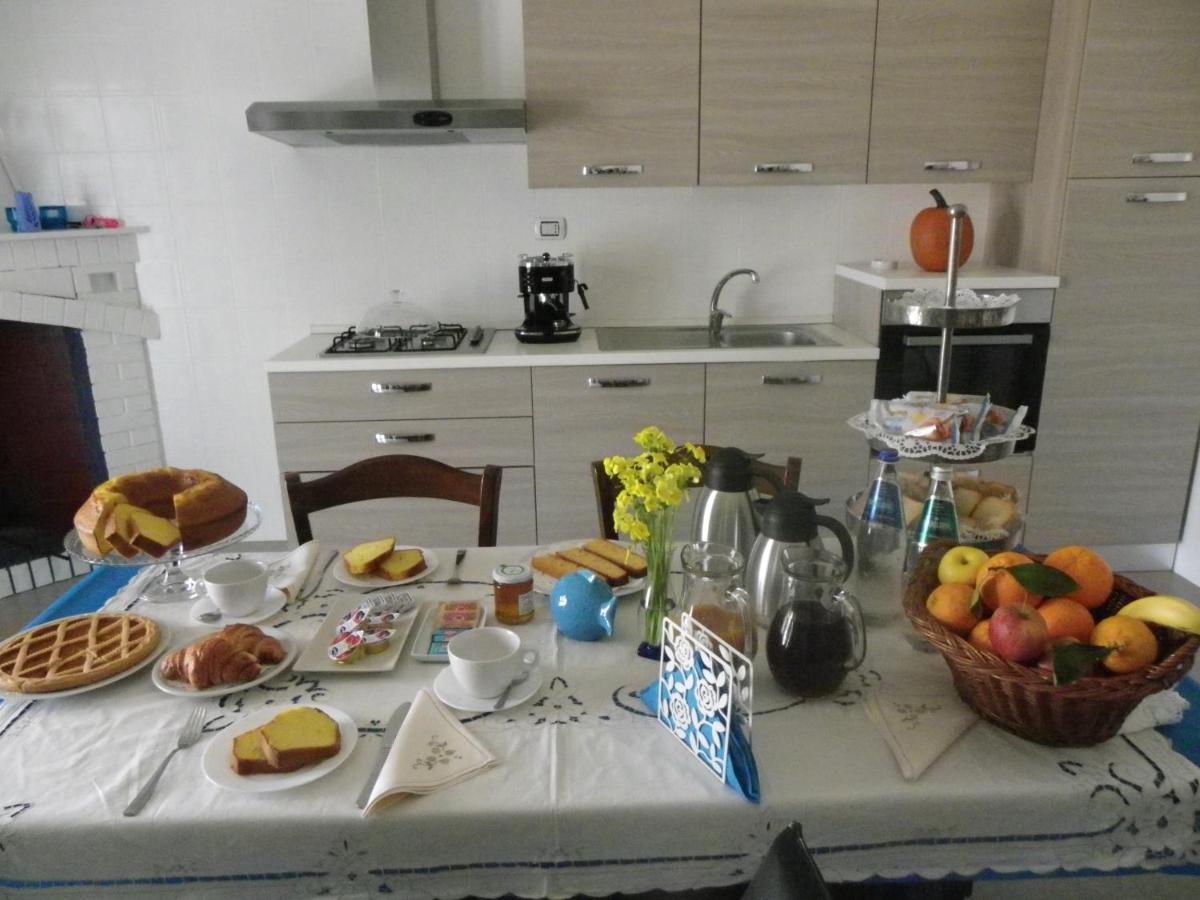 B&B And Home Restaurant La Casa Del Pescatore SantʼAnna Arresi Kültér fotó